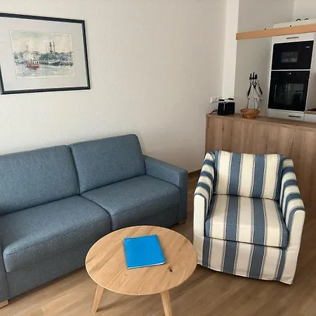Haus Troja / Katy